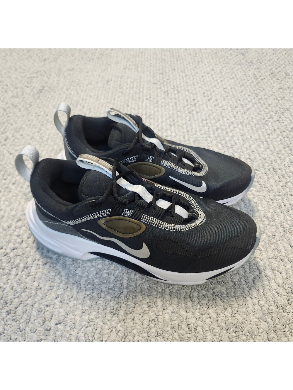 Nike Women's Spark Sneakers Size 7.5 Black and White